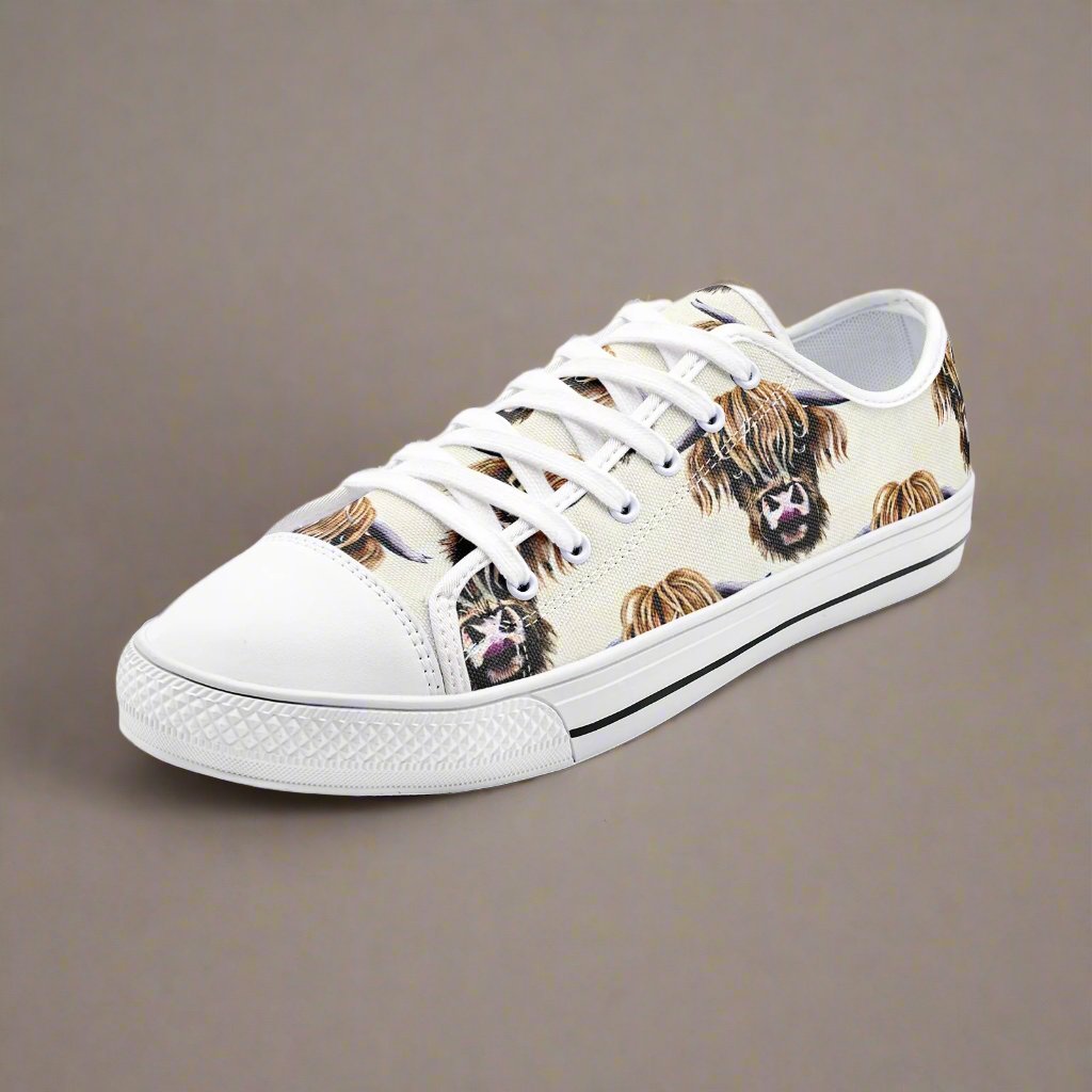 Adorable Highland Cow Low Top Canvas Shoes - Whimsical & Comfortable Footwear